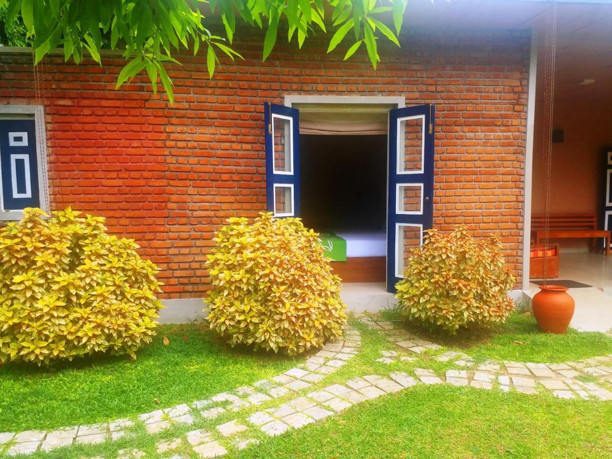 Honey Tree Polonnaruwa Hotel Exterior foto