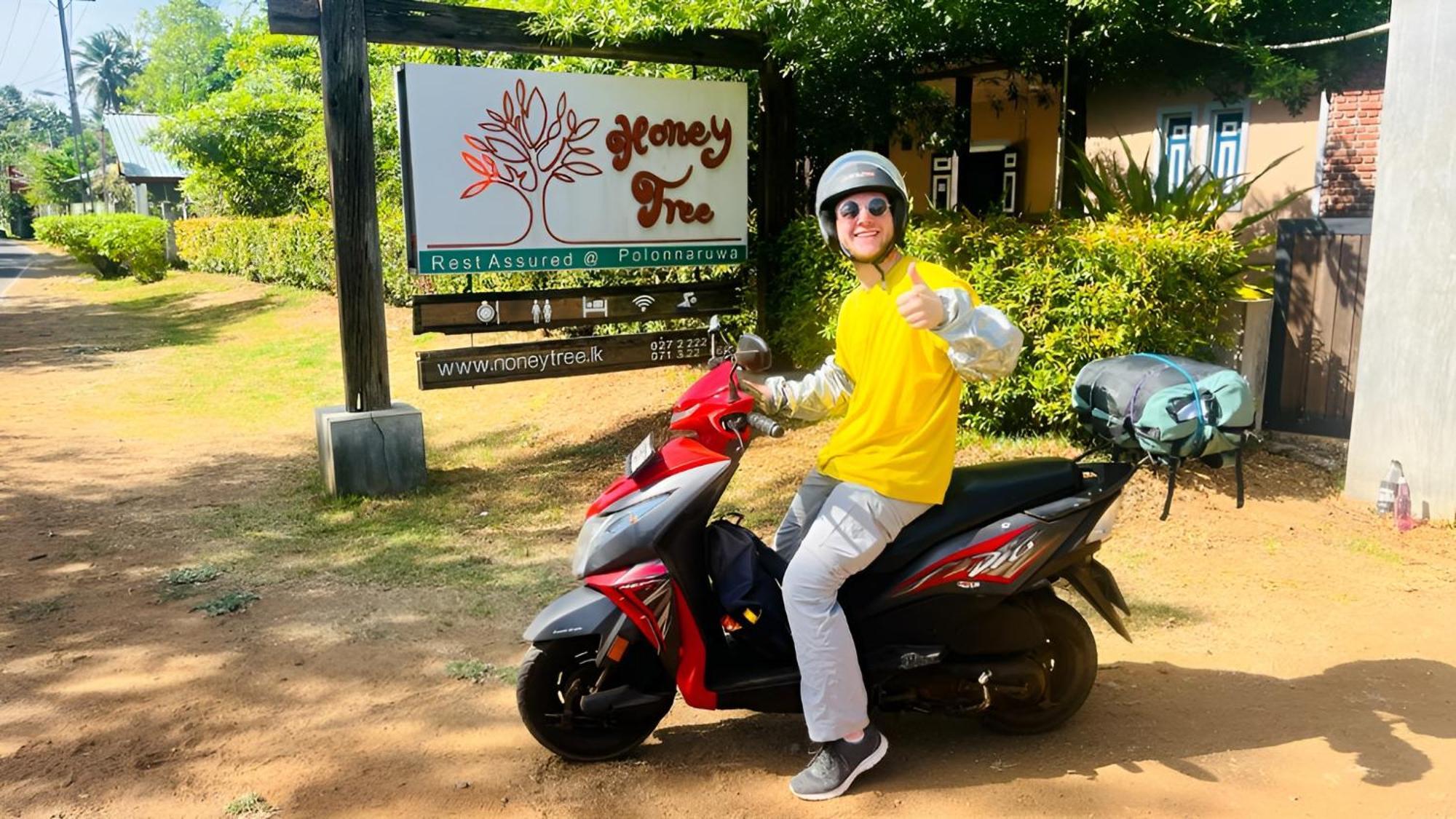 Honey Tree Polonnaruwa Hotel Exterior foto