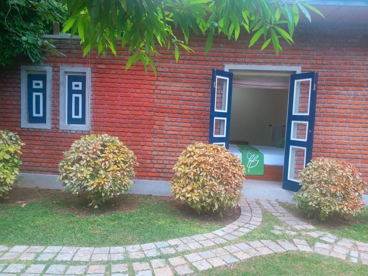 Honey Tree Polonnaruwa Hotel Exterior foto