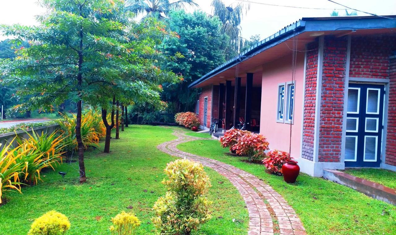 Honey Tree Polonnaruwa Hotel Exterior foto