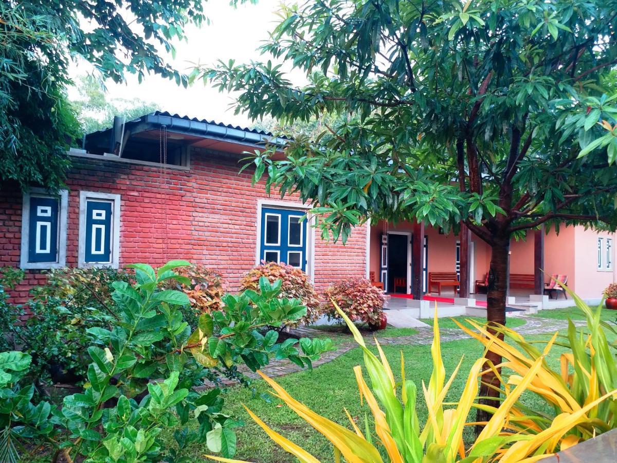 Honey Tree Polonnaruwa Hotel Exterior foto